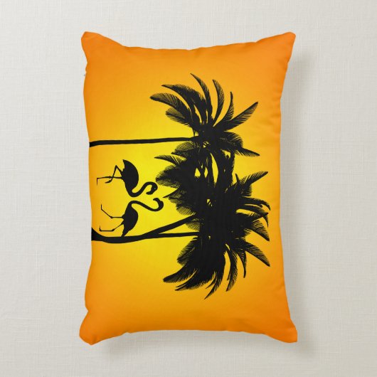 かわいい熱帯フラミンゴとヤシの木々の景勝 アクセントクッション (正面(垂直))