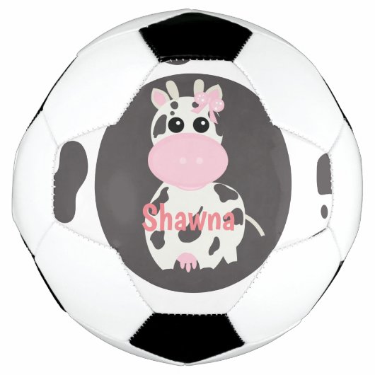 かわいい牛のピンク柄モノグラム名サッカー ボール (正面)