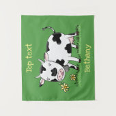 かわいい牛の緑のフィールド漫画イラストレーション タペストリー (正面)