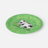 かわいい牛の緑のフィールド漫画イラストレーション ペーパープレート (アングル)
