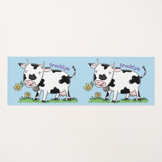 かわいい牛の緑のフィールド漫画イラストレーション ヨガマット (正面(横))