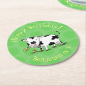 かわいい牛の緑のフィールド漫画イラストレーション ラウンドペーパーコースター (アングル)