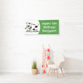 かわいい牛の緑のフィールド漫画イラストレーション 横断幕 (インサイチュ)