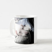 かわいい犬とぶら下がったパパの写真 コーヒーマグカップ (正面左)
