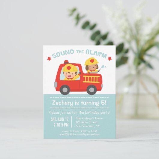 かわいい犬と少年の赤い消防車誕生パーティー 招待状 (スタンド正面)