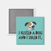 かわいい犬にキスして気に入った マグネット (正面/裏面)