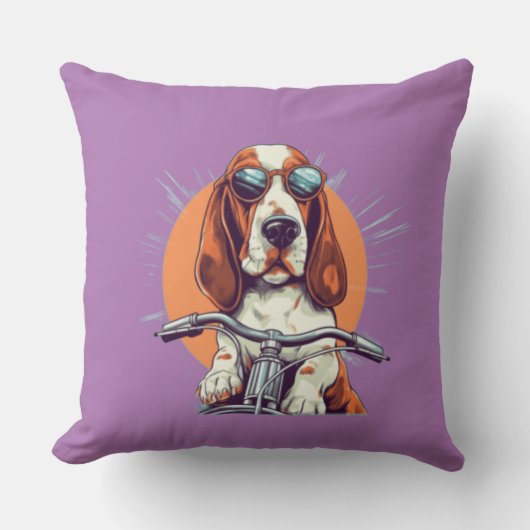かわいい犬のバイクもしくは自転車に乗る人インザサンセット装飾用クッション クッション (正面)