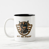かわいい犬の共同パイロットクール、ペット動物、航空 ツートーンマグカップ (左)