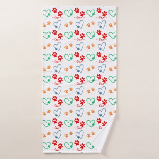 かわいい犬の前足のプリントと愛のハート バスタオル (バスタオル)