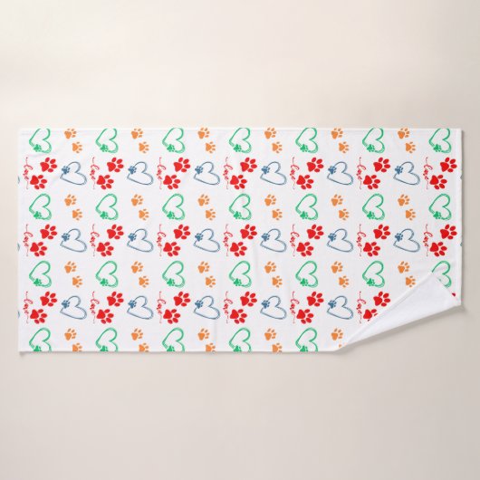 かわいい犬の前足のプリントと愛のハート バスタオル (バスタオル)