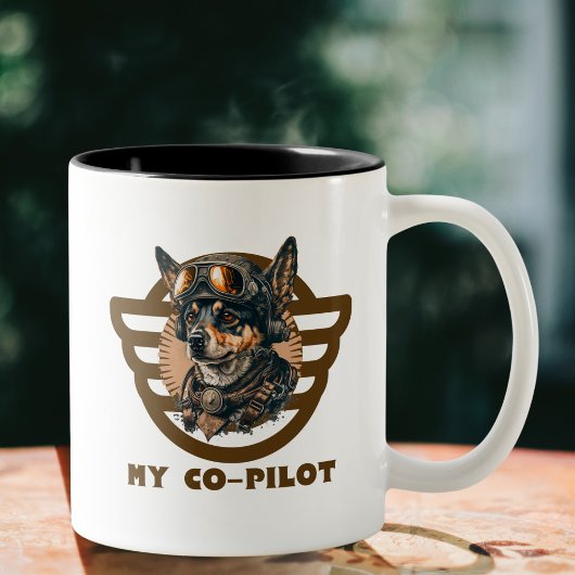 かわいい犬の副操縦士、クールなペット、航空 ツートーンマグカップ