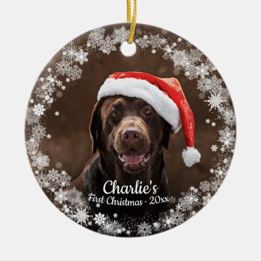 かわいい犬の子犬ペット初めてのクリスマス写真スノーフレーク セラミックオーナメント (正面)
