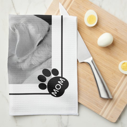 かわいい犬の母の手の白黒の写真 キッチンタオル (四つ折り)