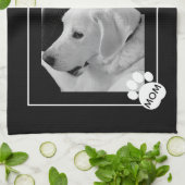 かわいい犬の母の手の白黒の写真 キッチンタオル (折り畳み)