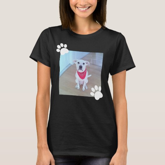 かわいい犬の白い前足1写真 Tシャツ (正面)