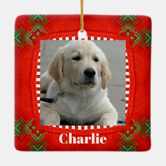 かわいい犬ペットフォトレッドグリーンクリスマス セラミックオーナメント (裏面)