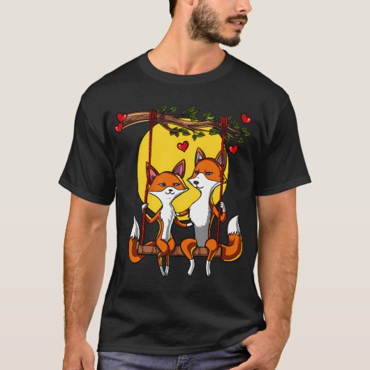 かわいい狐のカップル Tシャツ (正面)