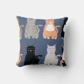 かわいい猫がおもしろいパターンを生む クッション (正面)
