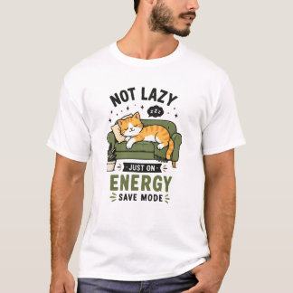 かわいい猫がソファで寝る 省エネモード Tシャツ