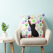 かわいい猫がパターンのかわいい足跡で蝶を追いかけている クッション (椅子)