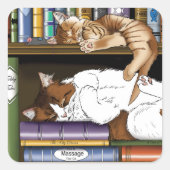 かわいい猫が寝ている本棚のイラスト スクエアシール (正面)