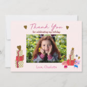 かわいい猫とプレゼント | ピンクの誕生日パーティー サンキューカード (正面)