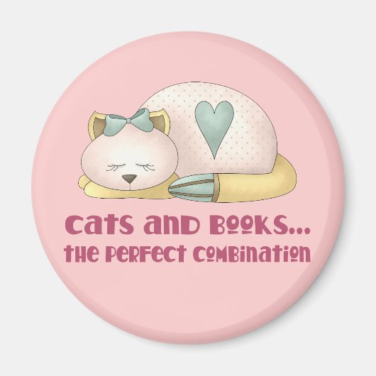 かわいい猫と本Tシャツ マグネット (正面)