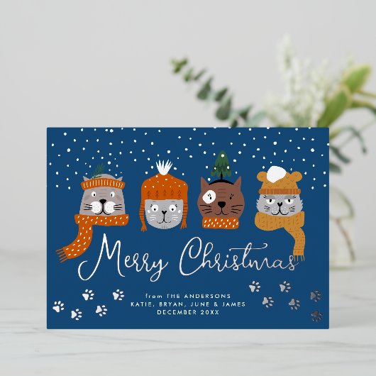 かわいい猫と雪片カスタムクリスマス写真 箔シーズンカード (立ち正面)