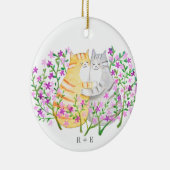 かわいい猫のカップル 花 カスタムイニシャル 名前 年 セラミックオーナメント (右)