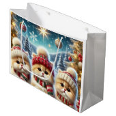 かわいい猫のクリスマス飾りと雪 ラージペーパーバッグ (正面アングル)