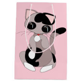 かわいい猫のピンクのギフトバッグ ミディアムペーパーバッグ (裏面)