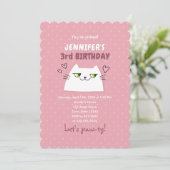 かわいい猫のピンクの子供の誕生日 招待状 (スタンド正面)
