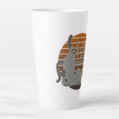 かわいい猫のヨガポーズの面白いデザイン カフェラテマグ (正面)