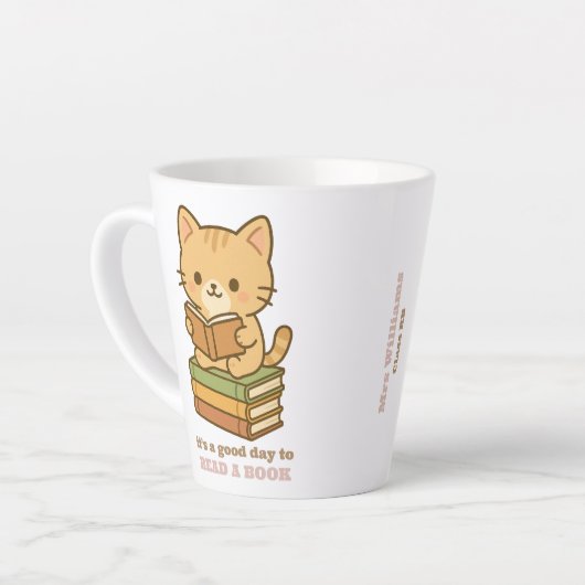 かわいい猫の先生が本を読むのに良い日 カフェラテマグ (左アングル)