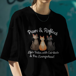 かわいい猫の手と反射 Tシャツ