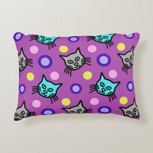かわいい猫の柄すみれアクセント枕 アクセントクッション (正面)