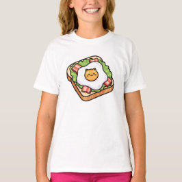かわいい猫の目玉焼きトーストのイラスト Tシャツ