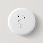 かわいい猫の線画、3つのハート付き 缶バッジ (正面)