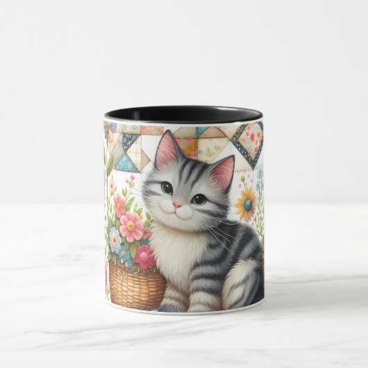 かわいい猫の花柄のクッションのあるコテージコアアート マグカップ (中央)