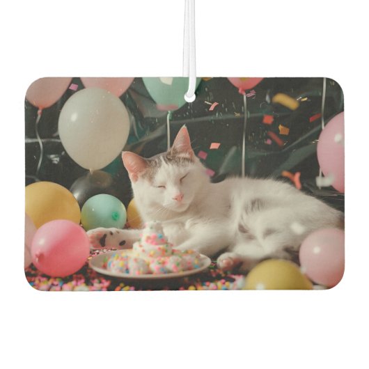かわいい猫の誕生日お祝いデザイン カーエアーフレッシュナー (正面)