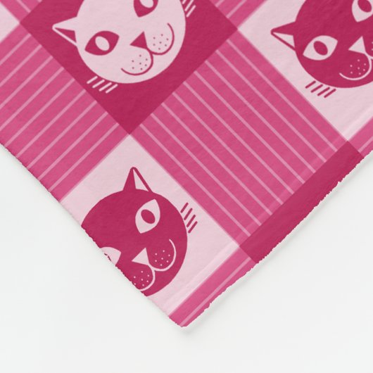 かわいい猫の顔のピンクのギンガムパターン フリースブランケット (角)
