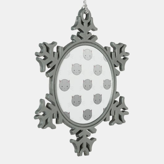 かわいい猫の顔パターン灰色 スノーフレークピューターオーナメント (左)