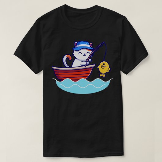 かわいい猫の魚釣りが海に浮かぶ船 Tシャツ (デザイン正面)