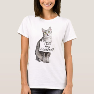 かわいい猫は私にできます食べますクッキーを尋ねますか。 Tシャツ