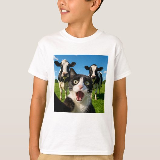かわいい猫牛の自撮りギフトアイデア Tシャツ (正面)