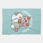 かわいい猫in雪ギアwith雪だるまアート キッチンタオル (横)