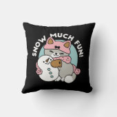 かわいい猫in雪ギアwith雪だるまアート クッション (裏面)