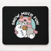 かわいい猫in雪ギアwith雪だるまアート マウスパッド (正面)