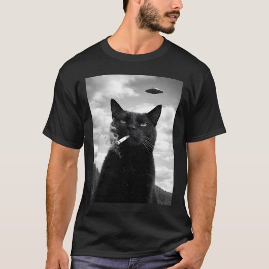 かわいい猫UFOミームセルフィーエイリアン Tシャツ (正面)