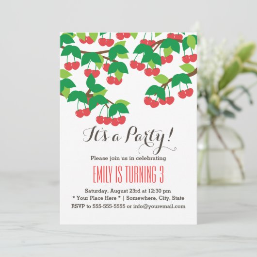 かわいい甘いさくらんぼバースデーパーティ招待状 招待状 (スタンド正面)